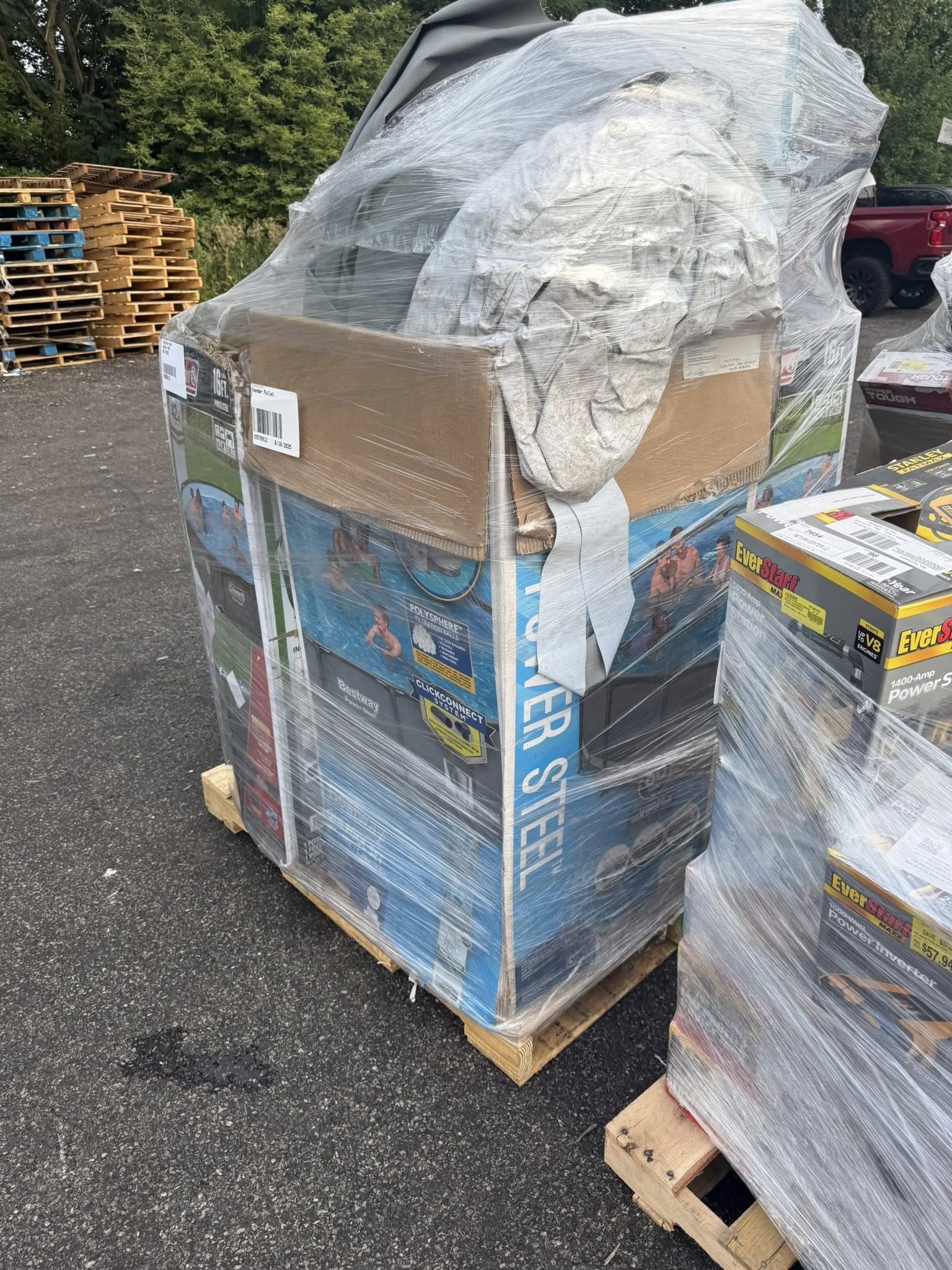 Mixed Kitchen Appliances Pallet – 50 Units (Blenders, Water Heaters, Microwaves & More)